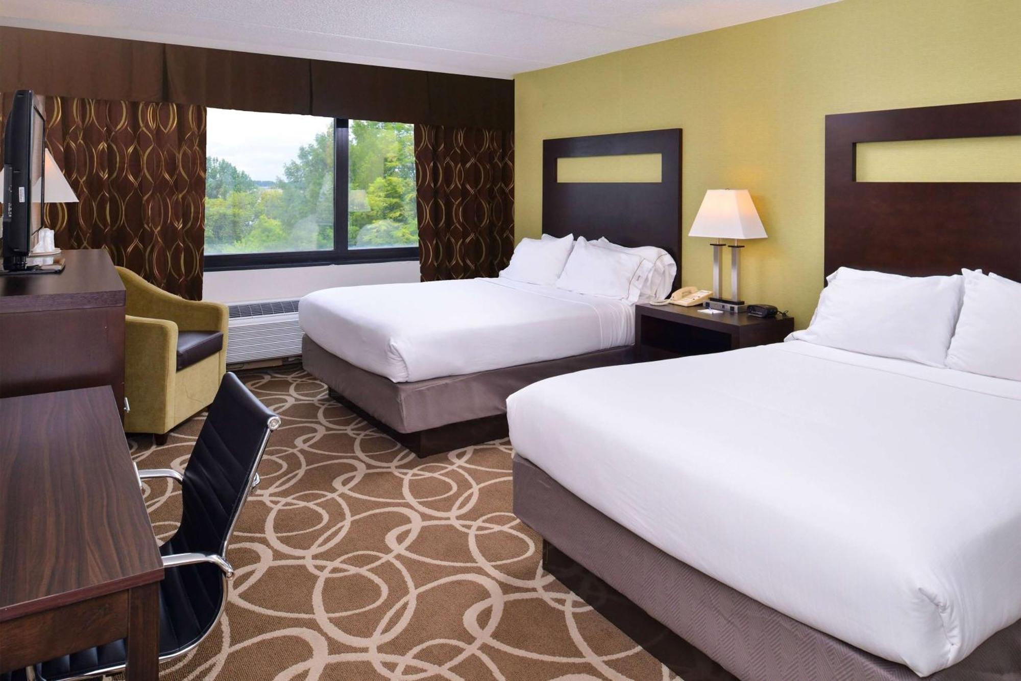 Elimwood Hotel, A Ramada By Wyndham Maryland Heights Exterior photo