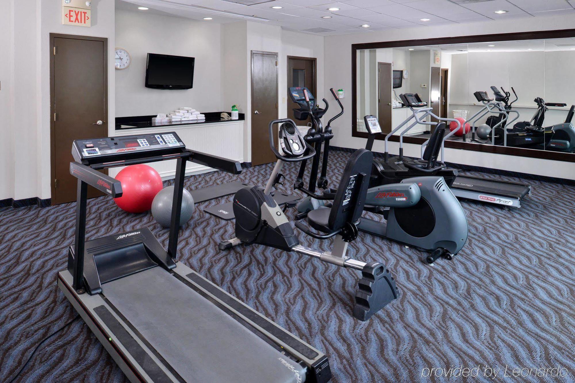 Elimwood Hotel, A Ramada By Wyndham Maryland Heights Exterior photo