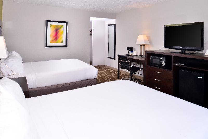 Elimwood Hotel, A Ramada By Wyndham Maryland Heights Exterior photo